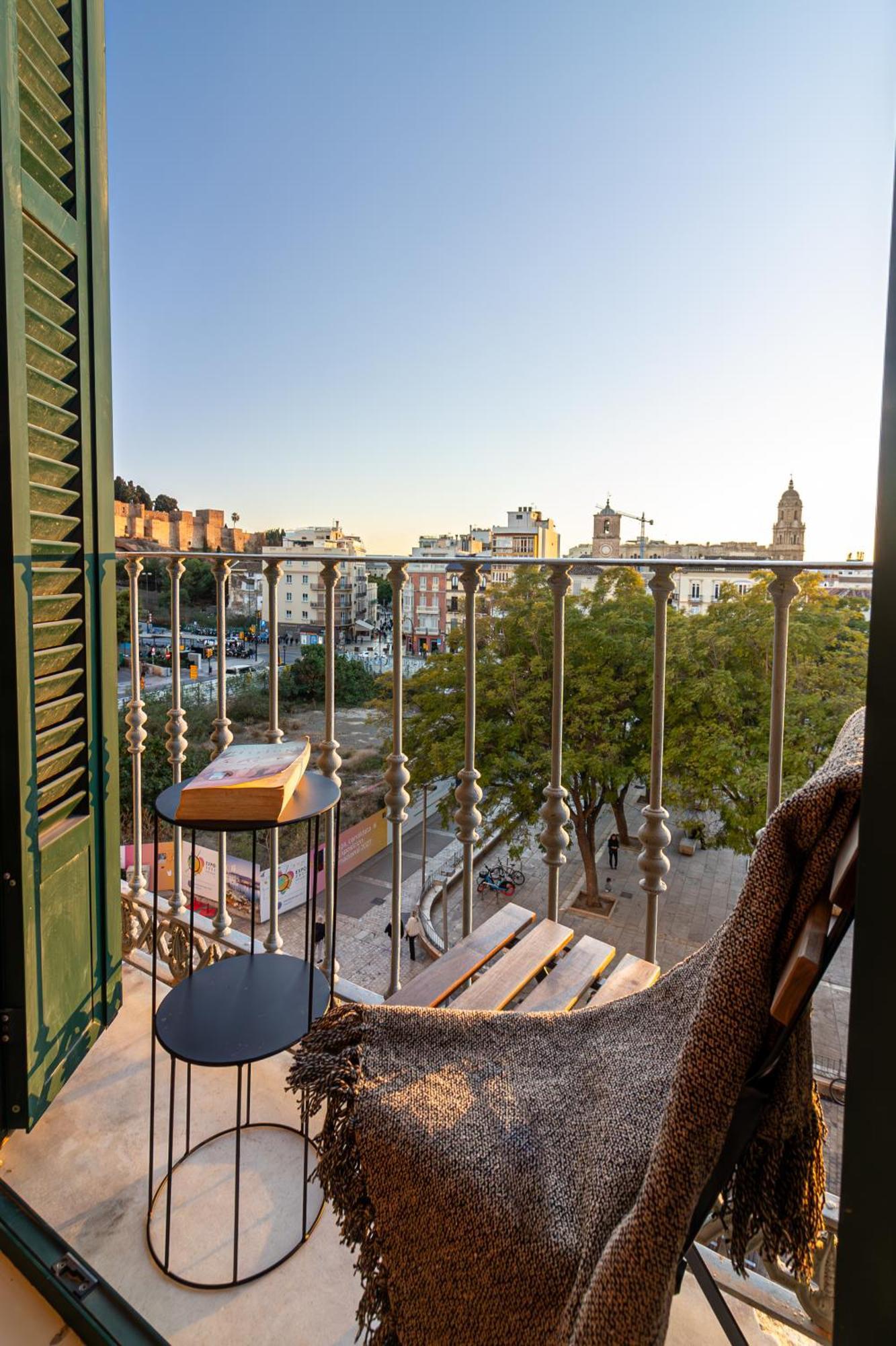 Center Flat Balcony At Picasso's Appartamento